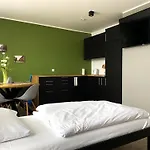 Lowicka 28 Business - Faktura Vat & Parking Apartman *