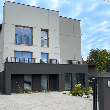 Lowicka 28 Business - Faktura Vat & Parking Apartment