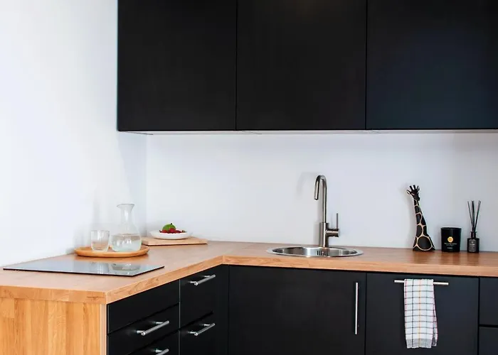 Tanie - Lowicka 28 *